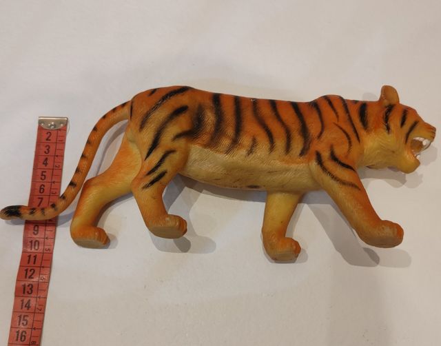 Figura de juguete animal