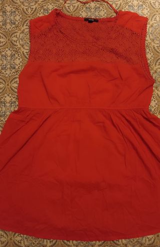 Pack 2 vestidos y una blusa premamá.Talla 44.Kiabi