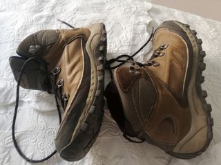 Botas de montaña chica