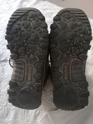 Botas de montaña chica