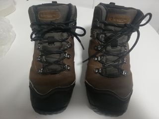 Botas de montaña chica