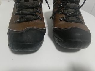 Botas de montaña chica