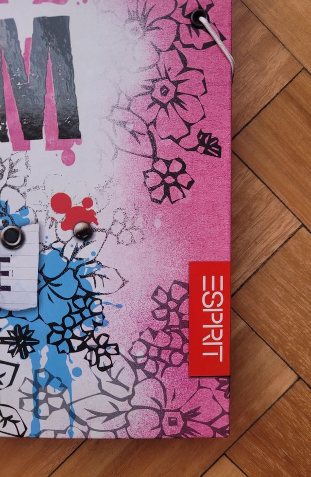 Carpeta rosa estampada