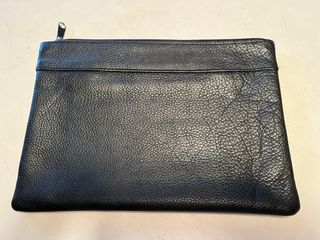 Cartera de mano de puel negra