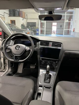 Volkswagen Golf 2021