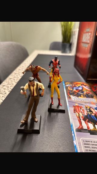 Figuras de plomo Marvel 121 piezas