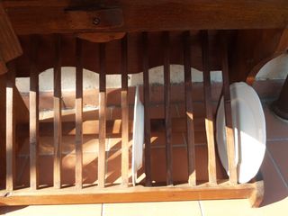 Mobile porta piatti in legno massello ar