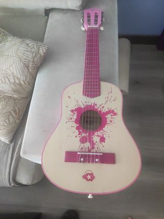 Guitarra pequeña 