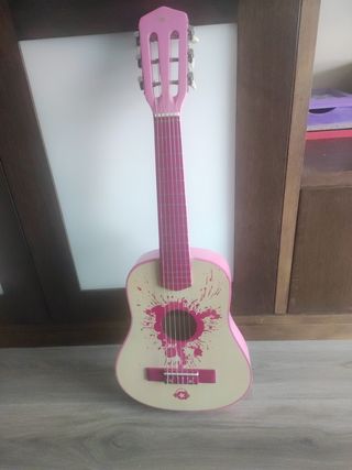 Guitarra pequeña 