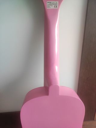 Guitarra pequeña 