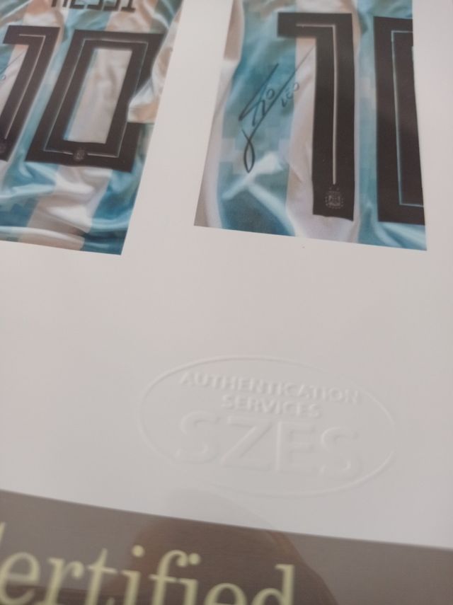 Camiseta MESSI firmada con COA.