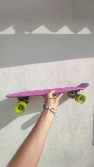 Skate / Monopatín / Patinete morado 