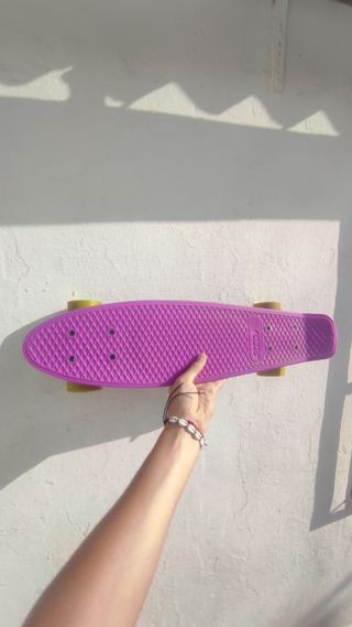 Skate / Monopatín / Patinete morado 