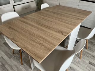 MESA DE COMEDOR *SUECIA* EXTENSIBLE + 4 SILLAS