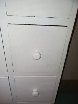 Preciosa cajonera blanca