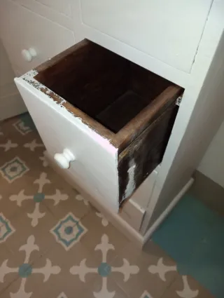 Preciosa cajonera blanca