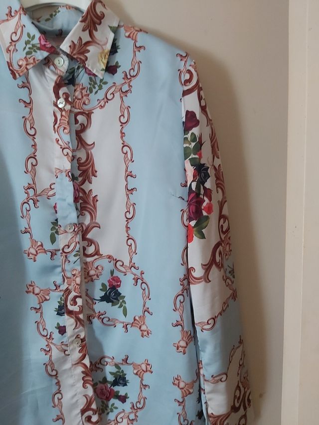 Conjunto de saia e blusa acetinado