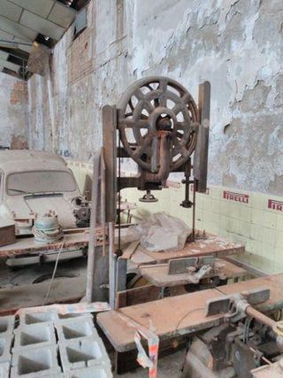 Se recoge maquinaria y vehículos de baja