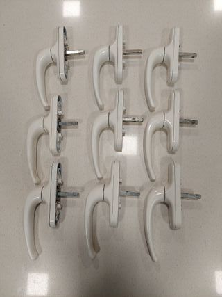 Manillas para puertas y ventanas de PVC y aluminio