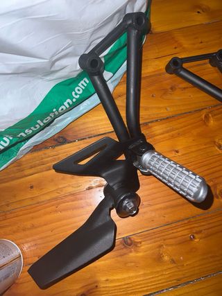 Estribera kawasaki traseras