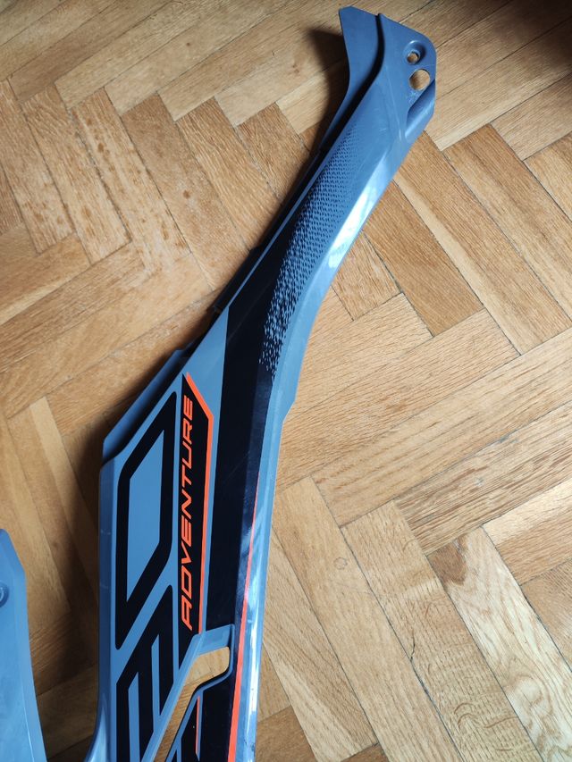 Carenado izquierdo KTM 890