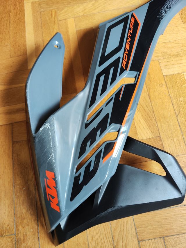 Carenado izquierdo KTM 890