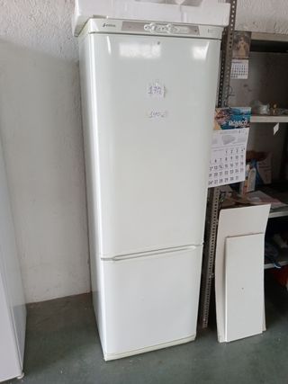 Frigorífico combi indesit