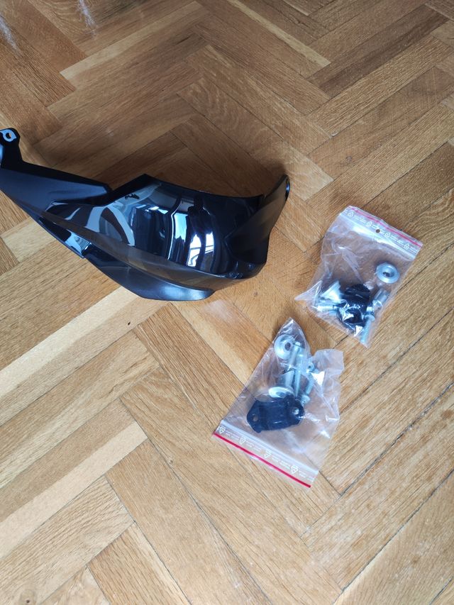 Cubre manetas KTM 890 izq