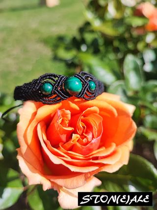 Bracciale in macrame con malachite