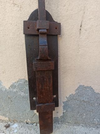 Pestillos o fallebas