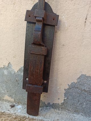 Pestillos o fallebas