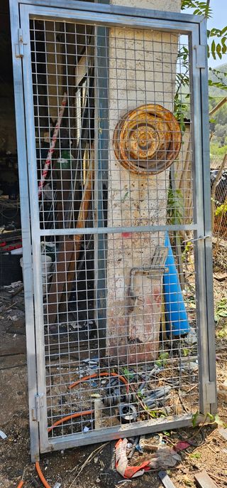 Puerta hierro