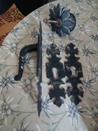 Pomo ,manilla,embellecedor de hierro