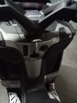 Moto Piaggio MP3 530