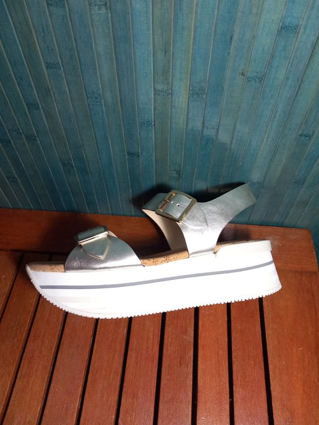 Sandalias Hogan doradas T 40