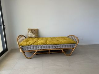 Sofa-cama de mimbre