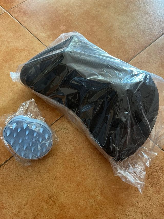 Cojín masaje inalámbrico + cepillo masajeador