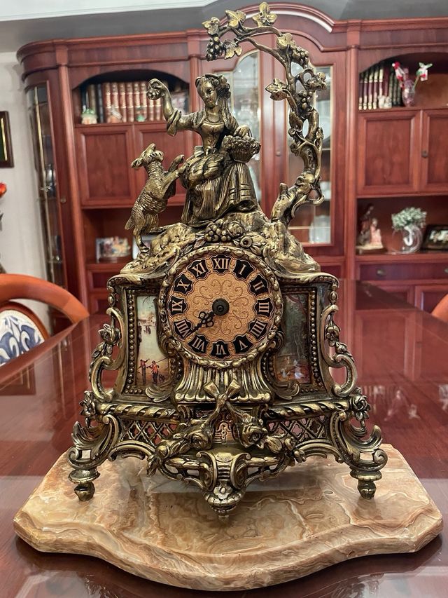 Reloj decorativo