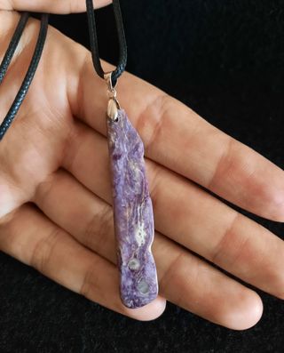 Colgante de Charoita y Plata de Ley.