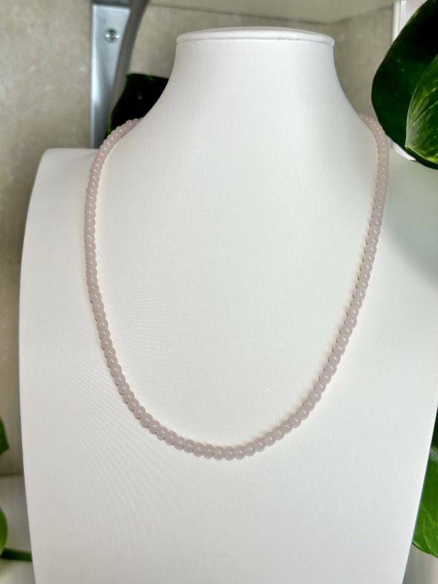 Collana con perle sintetiche
