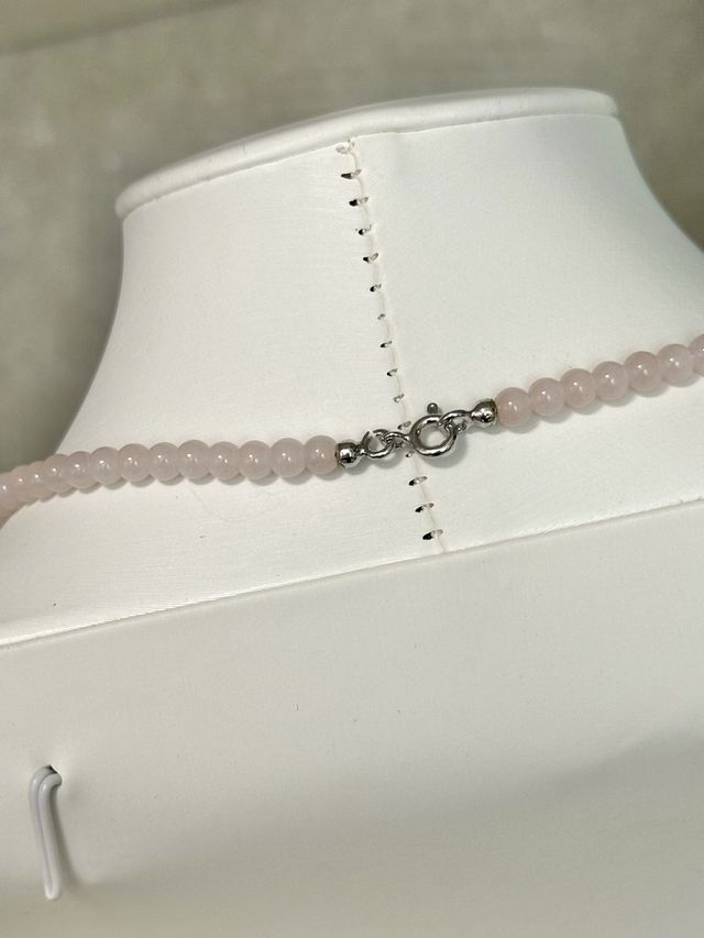 Collana con perle sintetiche