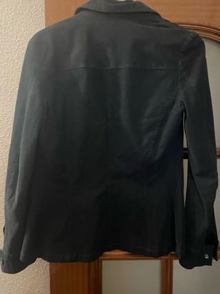 Chaqueta negra antelina entallada