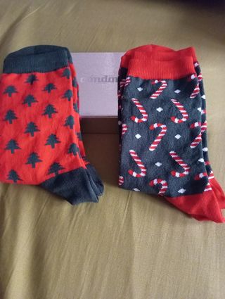 Dos pares de calcetines 