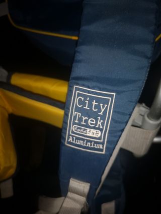 Mochila portabebes marca BEBEDUE