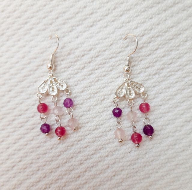 Orecchini di pietre colorate