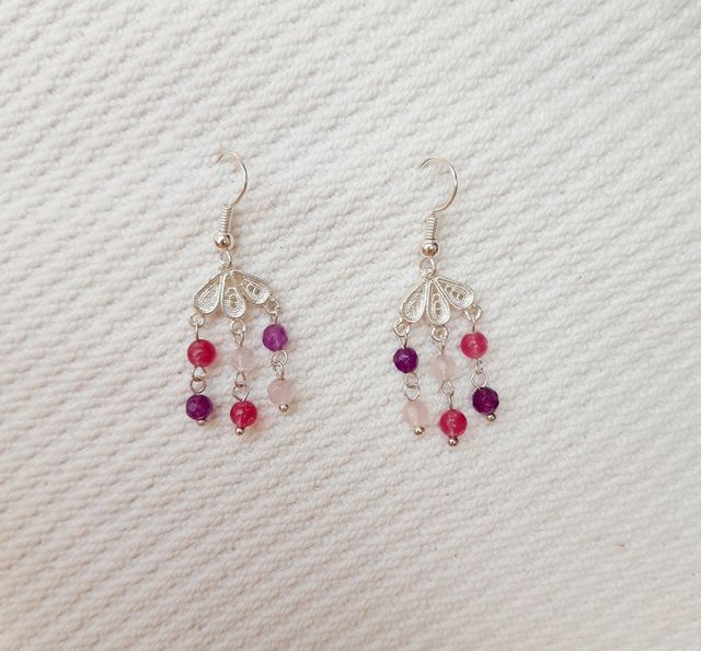 Orecchini di pietre colorate