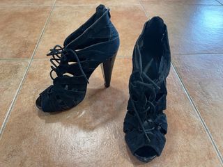 Sandalias negras de ante y cordones, talla 39