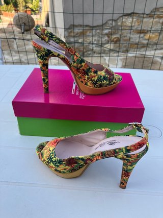 Sandali a fiori
