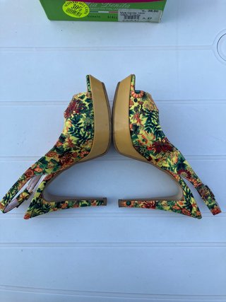 Sandali a fiori