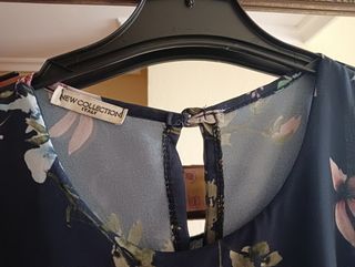 Blusa mujer azul y flores